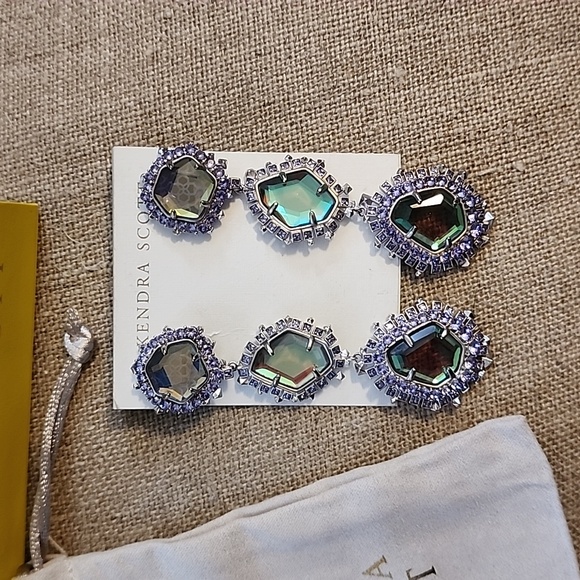 Kendra Scott ARIA Dichroic Glass Rhinestone Chandelier Dangle Clip Earrings NWOT - Picture 2 of 9